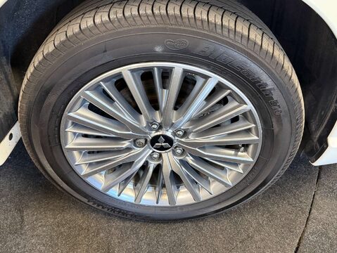 Mitsubishi Outlander 2.4 Outlander Exceed Safety PHEV CVT 4WD 5dr 10