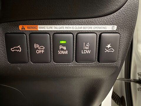 Mitsubishi Outlander 2.4 Outlander Exceed Safety PHEV CVT 4WD 5dr 17