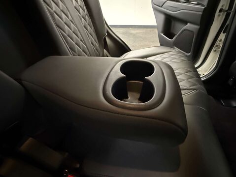 Mitsubishi Outlander 2.4 Outlander Exceed Safety PHEV CVT 4WD 5dr 39