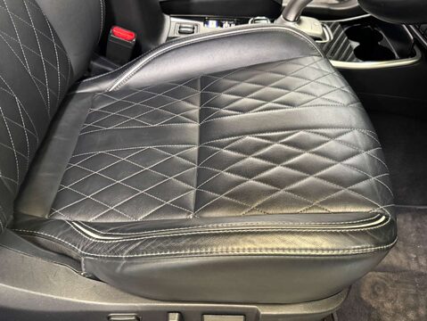 Mitsubishi Outlander 2.4 Outlander Exceed Safety PHEV CVT 4WD 5dr 12