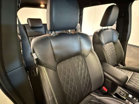 Mitsubishi Outlander 2.4 Outlander Exceed Safety PHEV CVT 4WD 5dr 14