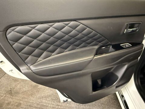Mitsubishi Outlander 2.4 Outlander Exceed Safety PHEV CVT 4WD 5dr 49