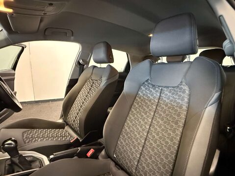 Audi A1 1.0 A1 Sportback 25 TFSI Sport Semi-Auto 5dr 40