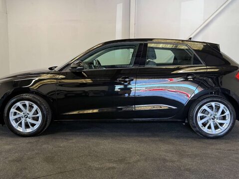 Audi A1 1.0 A1 Sportback 25 TFSI Sport Semi-Auto 5dr 3