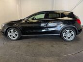 Mercedes-Benz GLA 2.1 GLA 220 SE Premium+ CDi 4Matic Auto 4WD 5dr 2