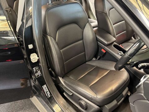 Mercedes-Benz GLA 2.1 GLA 220 SE Premium+ CDi 4Matic Auto 4WD 5dr 10