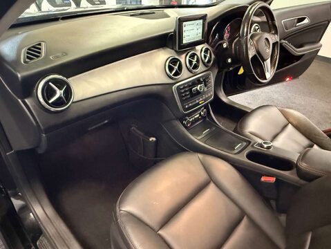 Mercedes-Benz GLA 2.1 GLA 220 SE Premium+ CDi 4Matic Auto 4WD 5dr 29