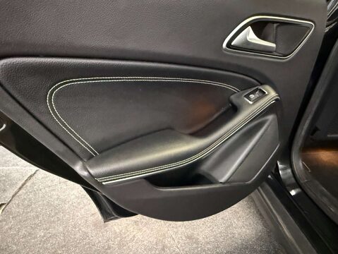 Mercedes-Benz GLA 2.1 GLA 220 SE Premium+ CDi 4Matic Auto 4WD 5dr 43