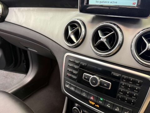 Mercedes-Benz GLA 2.1 GLA 220 SE Premium+ CDi 4Matic Auto 4WD 5dr 60