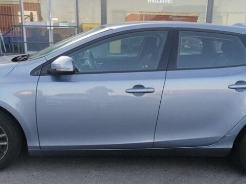 Volvo V40 1.5 V40 Momentum Nav+ T2 Auto 5dr 3