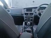 Volvo V40 1.5 V40 Momentum Nav+ T2 Auto 5dr 4