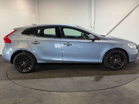 Volvo V40 1.5 V40 Momentum Nav+ T2 Auto 5dr 7