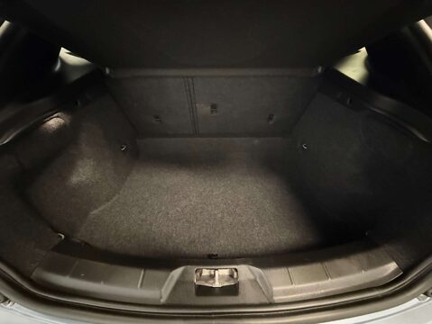 Volvo V40 1.5 V40 Momentum Nav+ T2 Auto 5dr 33