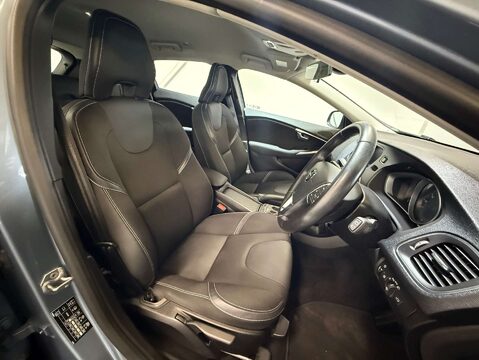 Volvo V40 1.5 V40 Momentum Nav+ T2 Auto 5dr 15