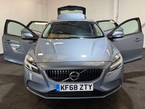 Volvo V40 1.5 V40 Momentum Nav+ T2 Auto 5dr 10