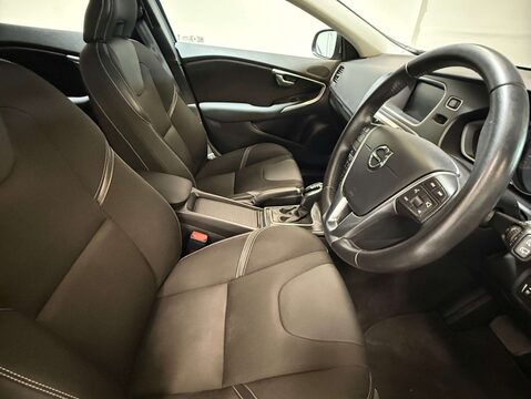 Volvo V40 1.5 V40 Momentum Nav+ T2 Auto 5dr 16