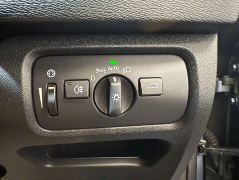 Volvo V40 1.5 V40 Momentum Nav+ T2 Auto 5dr 17