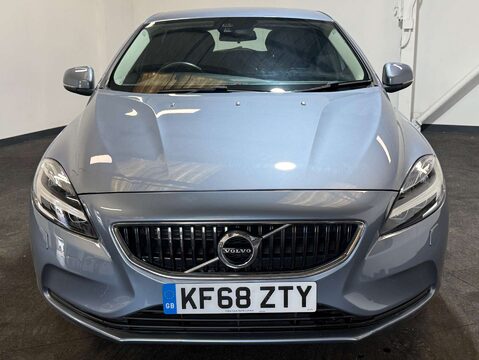 Volvo V40 1.5 V40 Momentum Nav+ T2 Auto 5dr 9
