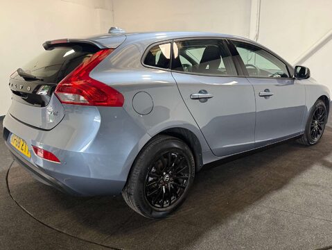 Volvo V40 1.5 V40 Momentum Nav+ T2 Auto 5dr 6