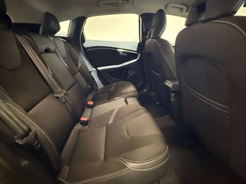 Volvo V40 1.5 V40 Momentum Nav+ T2 Auto 5dr 30