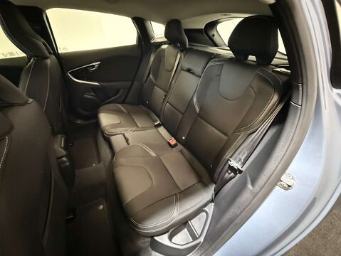 Volvo V40 1.5 V40 Momentum Nav+ T2 Auto 5dr 36
