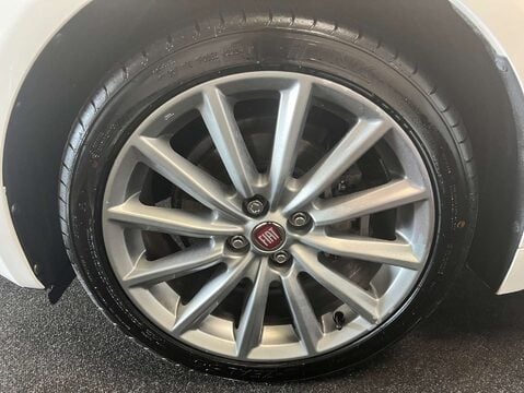 Fiat 124 Spider 1.4 124 Spider Lusso MultiAir 2dr 39