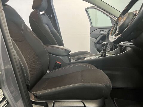 Nissan Qashqai 1.3 Qashqai Acenta Premium DiG-T MHEV 5dr 16