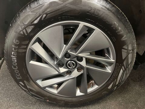 Nissan Qashqai 1.3 Qashqai Acenta Premium DiG-T MHEV 5dr 37