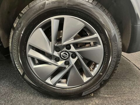 Nissan Qashqai 1.3 Qashqai Acenta Premium DiG-T MHEV 5dr 41