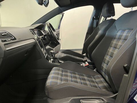 Volkswagen Golf 1.4 Golf GTE DSG 5dr 52