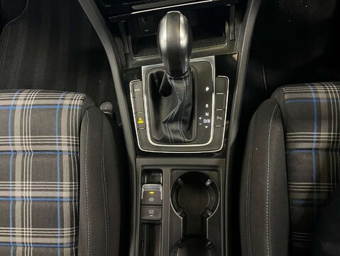 Volkswagen Golf 1.4 Golf GTE DSG 5dr 28