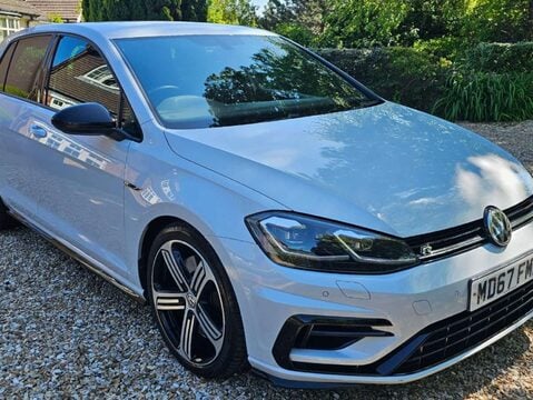 Volkswagen Golf 2.0 Golf R TSi Semi-Auto 4WD 5dr 4