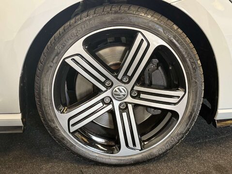 Volkswagen Golf 2.0 Golf R TSi Semi-Auto 4WD 5dr 13