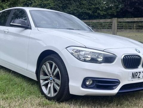 BMW 1 Series 2.0 120I Sport 5dr 3
