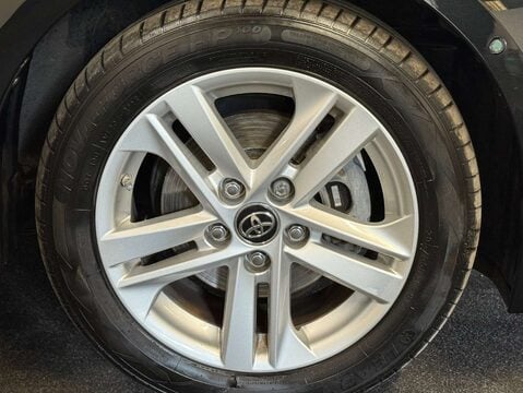 Toyota Corolla 1.8 Corolla Icon Tech VVTi HEV CVT 5dr 11