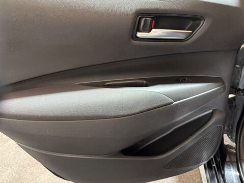 Toyota Corolla 1.8 Corolla Icon Tech VVTi HEV CVT 5dr 38