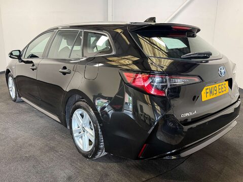 Toyota Corolla 1.8 Corolla Icon Tech VVTi HEV CVT 5dr 4