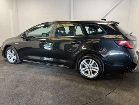 Toyota Corolla 1.8 Corolla Icon Tech VVTi HEV CVT 5dr 3