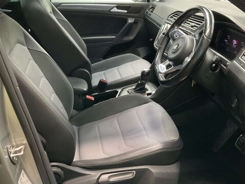 Volkswagen Tiguan 2.0 Tiguan R-Line Tech TDI 4Motion DSG 4WD 5dr 10