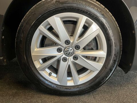 Volkswagen Touran 2.0 Touran SE Family TDI Semi-Auto 5dr 10