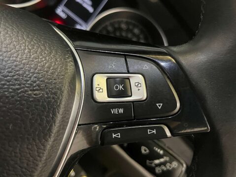 Volkswagen Touran 2.0 Touran SE Family TDI Semi-Auto 5dr 19