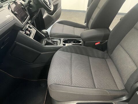 Volkswagen Touran 2.0 Touran SE Family TDI Semi-Auto 5dr 52