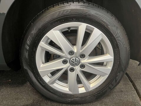 Volkswagen Touran 2.0 Touran SE Family TDI Semi-Auto 5dr 43