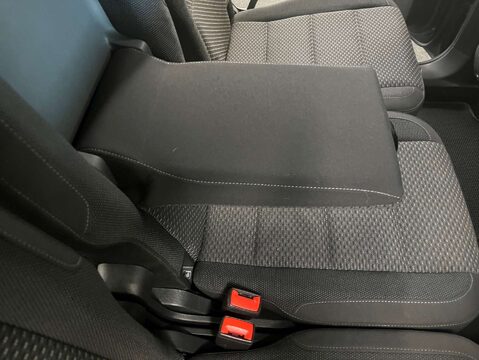 Volkswagen Touran 2.0 Touran SE Family TDI Semi-Auto 5dr 34