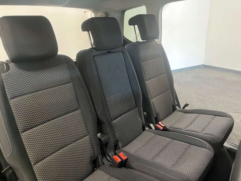 Volkswagen Touran 2.0 Touran SE Family TDI Semi-Auto 5dr 31