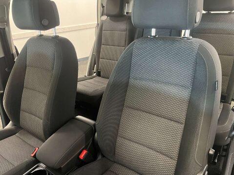 Volkswagen Touran 2.0 Touran SE Family TDI Semi-Auto 5dr 53