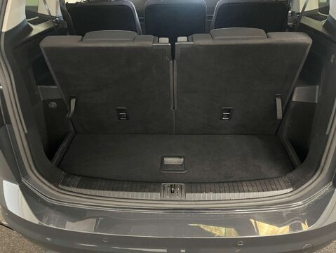 Volkswagen Touran 2.0 Touran SE Family TDI Semi-Auto 5dr 41
