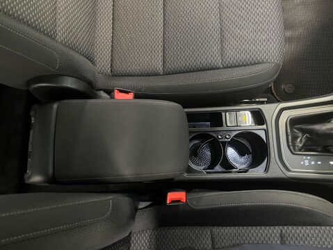 Volkswagen Touran 2.0 Touran SE Family TDI Semi-Auto 5dr 28