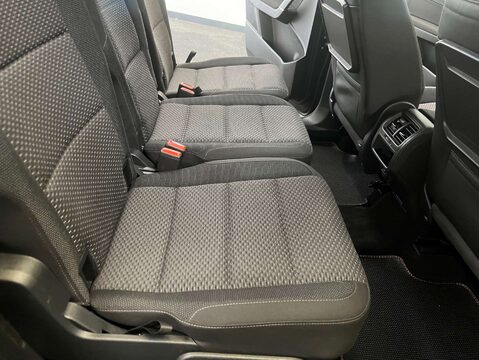 Volkswagen Touran 2.0 Touran SE Family TDI Semi-Auto 5dr 33