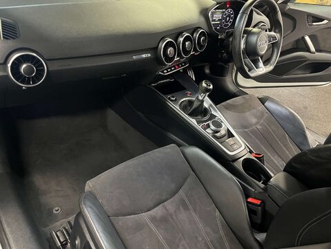 Audi TT 1.8 TT S Line TFSI 3dr 38